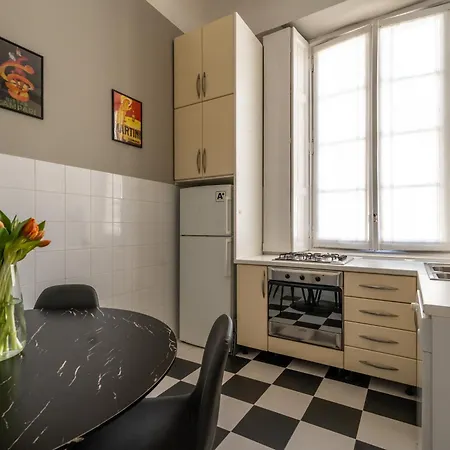 Nerino House, Elegante E Tranquillo A 5 Minuti Dal Duomo Apartamento Milán